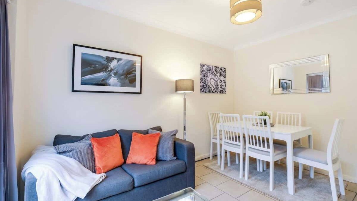 High Wycombe House | High Wycombe Home Free Parking Free WiFi Garden