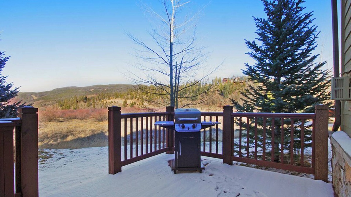 The Highlands House | Highland Greens 93 - Drive to Slopes by RedAwning