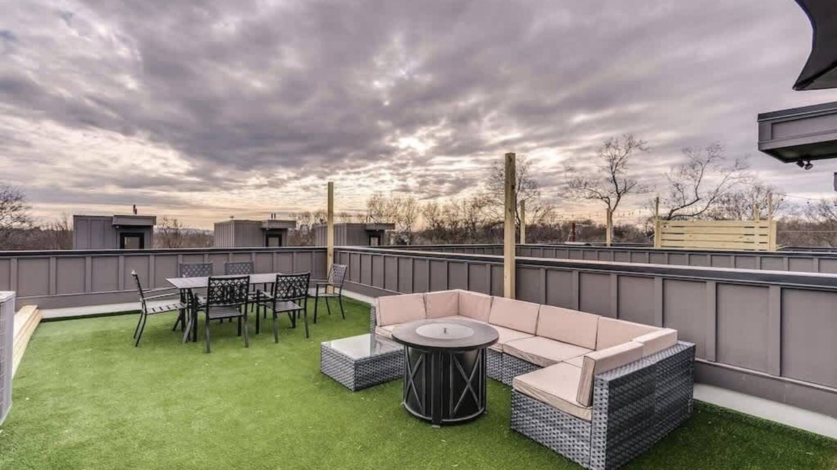 Greenwood House | Highland Station Private Rooftop, Sleeps 14