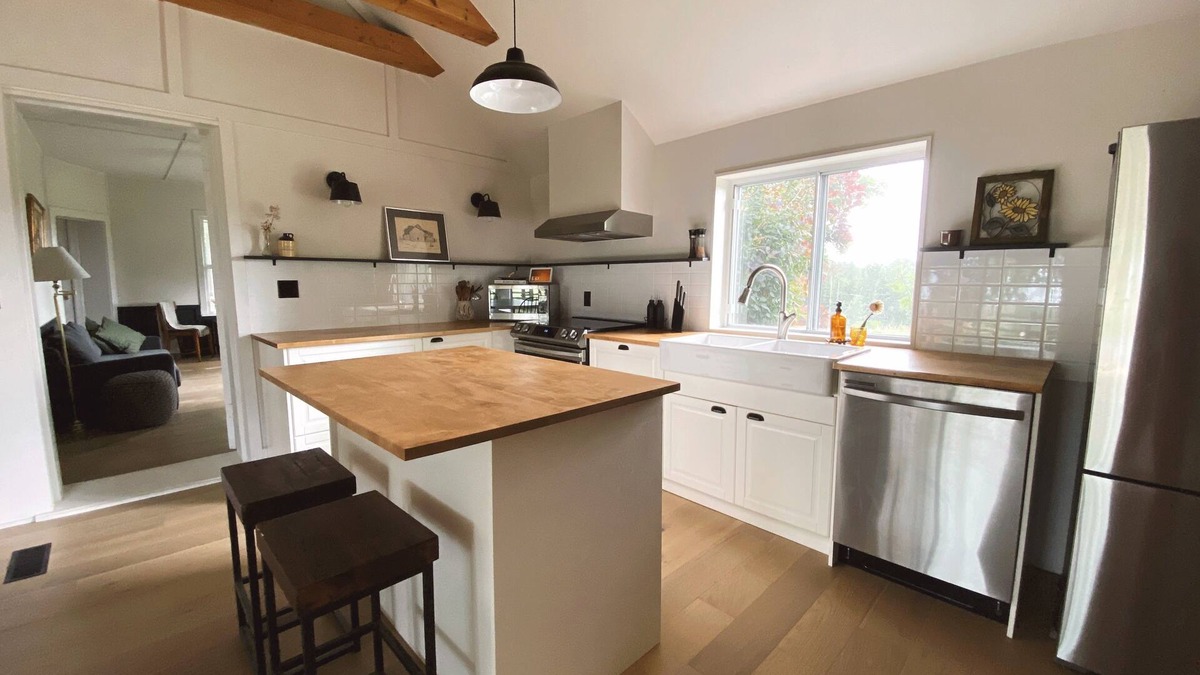 Grey Highlands Other | Highland Woods Farm 4BR w/Private Lake, Sauna and Hot Tub in the Grey Highlands
