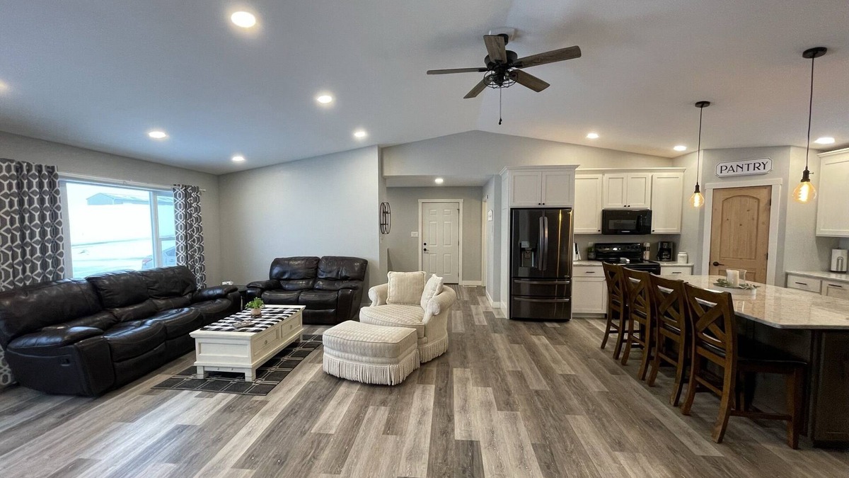 Devils Lake House | "Highlander" House 4 Bedroom, 3 Bath- Ackerman Valley