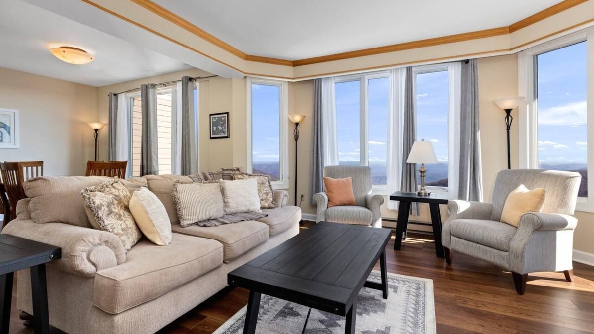 Chestnut Springs Condo | Highridge Court 24 with Wintergreen Advantage