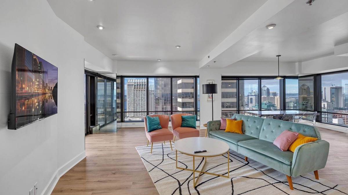 Pacific Terrace Condo | Highrise Living - San Diego Bay View from the 32-Floor - Downtown SD