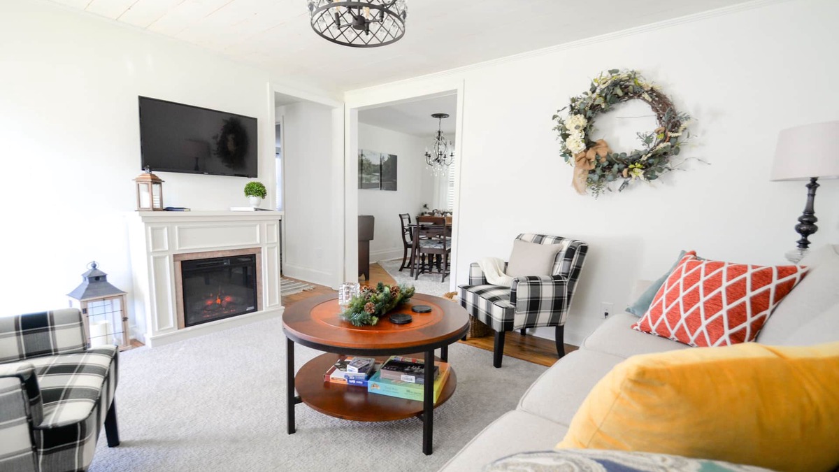 Hiawassee House | Hightower Haven, Romantic Getaway, Creek, Mountain View, Cozy Cottage, Fire pit