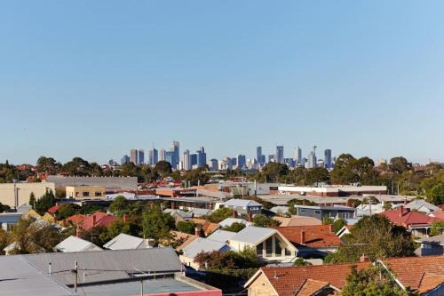 Northcote Apartment | Highview on High St - A Balcony Haven in Northcote