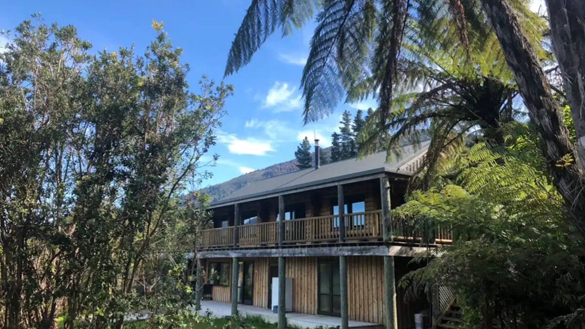 Okatamio House | Hikapu Lodge-a slice of paradise