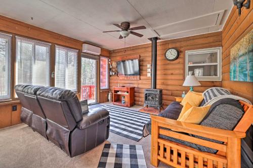 East Stroudsburg House | Hike and Ski Log Cabin in East Stroudsburg!
