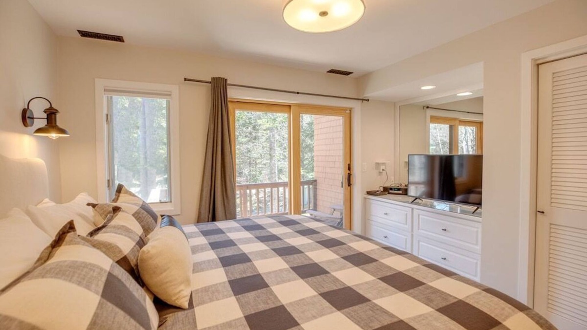 Bretton Woods Condo | Hike, Bike & Explore Bretton Woods | 1st on Mountain Lux Suite