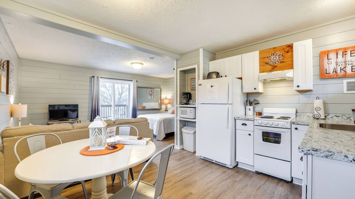 Cape Fair Apartment | Hike, Boat, Fish & More: Table Rock Lake Cottage