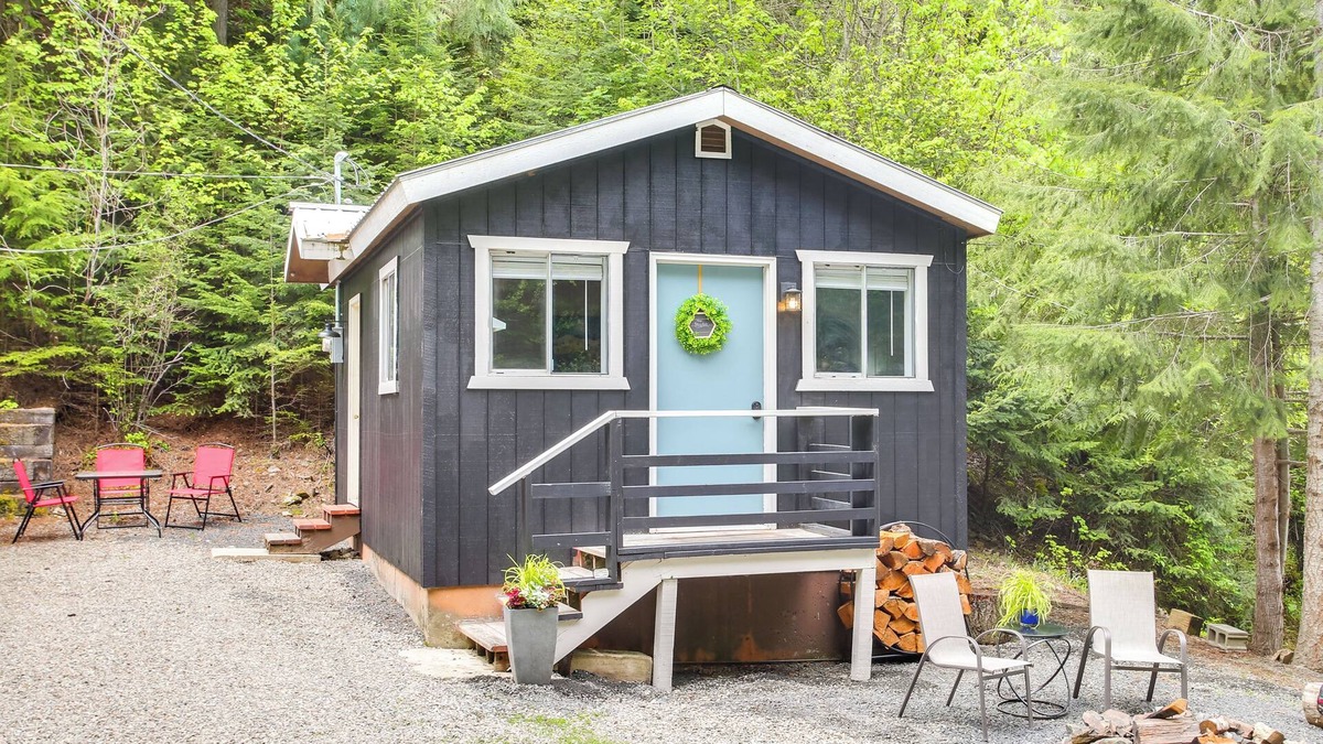 Avery Apartment | Hike & Fish: Mountain Getaway in Avery!