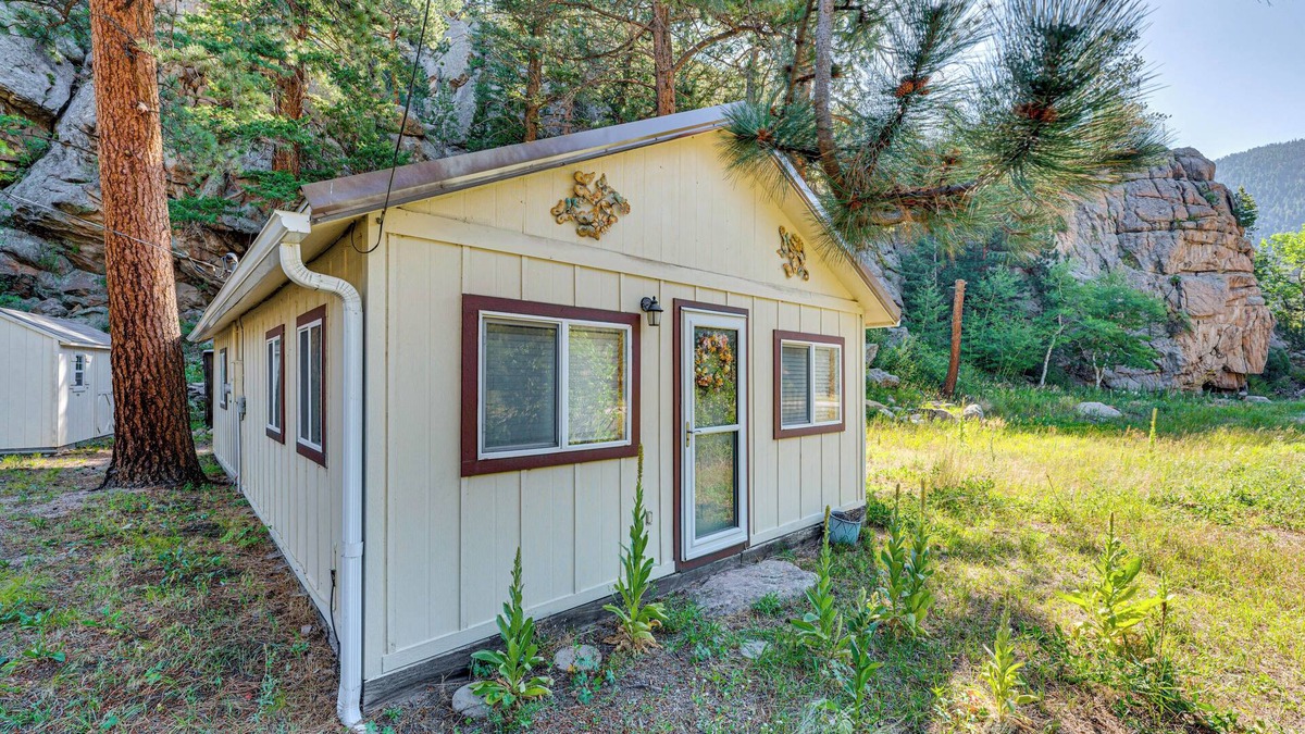 Drake Cabin | Hike, Fish & Relax: Cabin 4 Mi to Lake Estes!