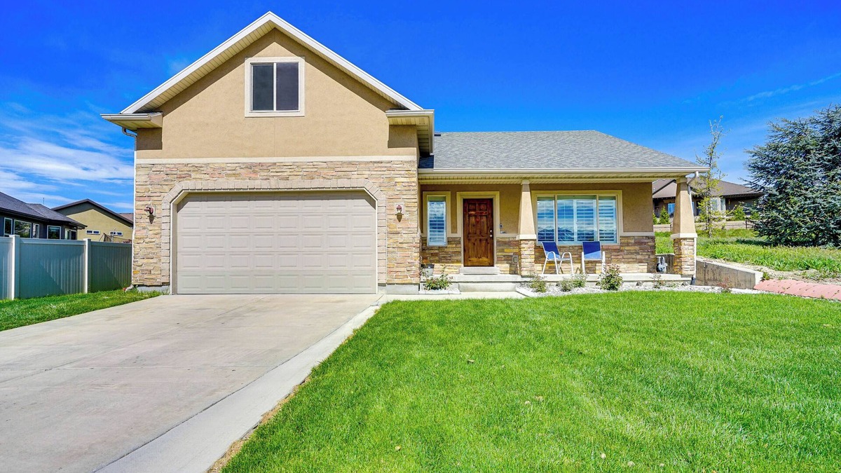 South Jordan House | Hike, Golf & Ski: Family Home in South Jordan