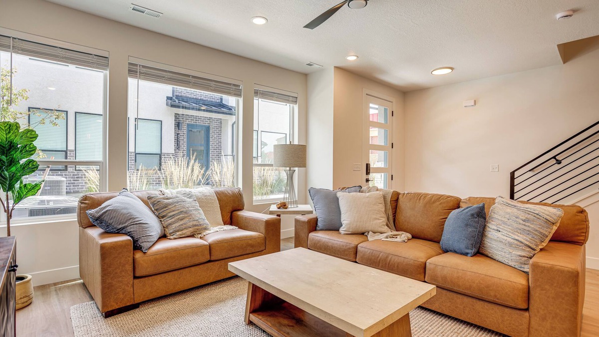 Weber County House | Hike & Ski: Townhome 8 Mi to Dtwn Ogden!