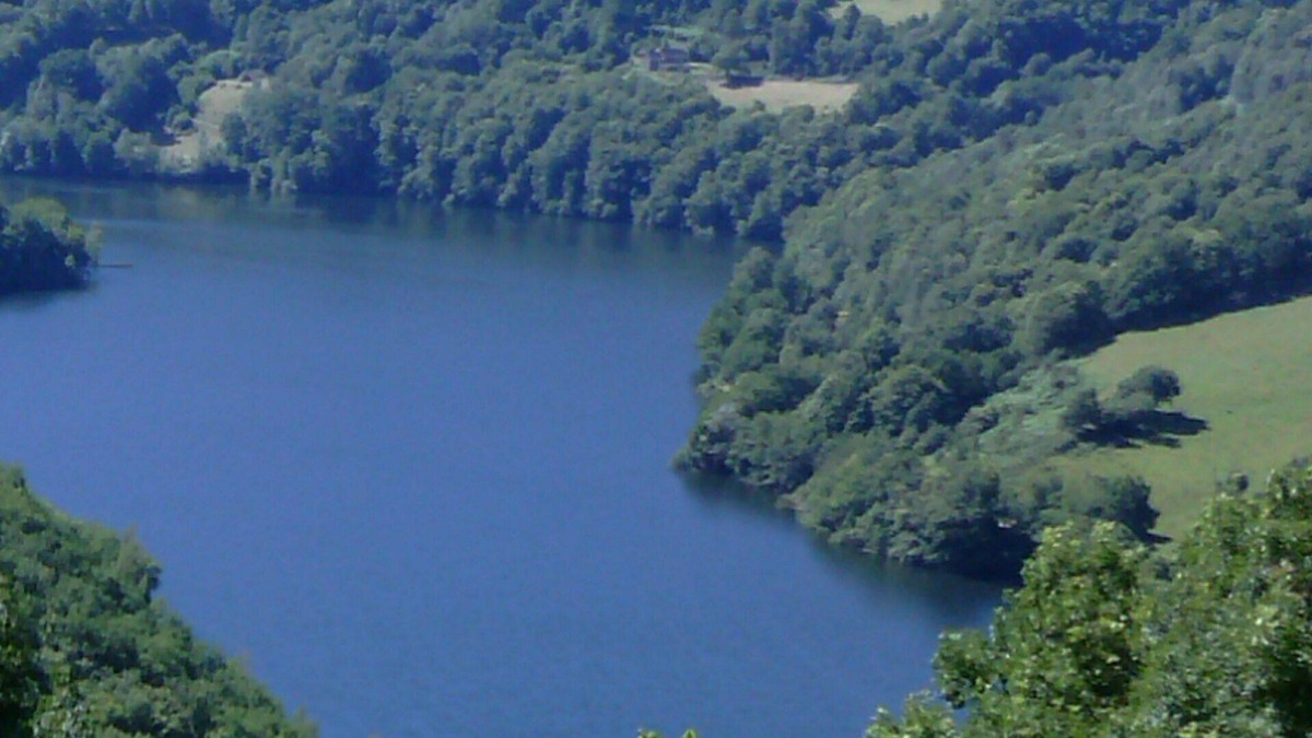 Castelnau-de-Mandailles House | Hiking at the gateway to Aubrac, Lake view, Lot valley, for 4 or 6 people.