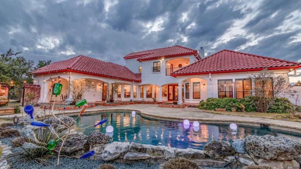 Austin House | Hill Country Estate | Venue+Pool+Spa+Near Downtown