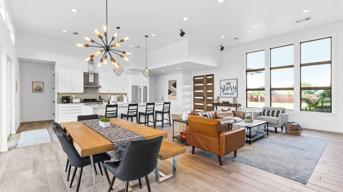 Liberty Hill House | Hill Country getaway with upscale finishes, 4BR/2BA, pool, spa & outdoor kitchen. Relax in 2,342 sq ft of comfort, enjoy family-friendly amenities, and explore nearby wineries, breweries & Texas Hill Country gems.