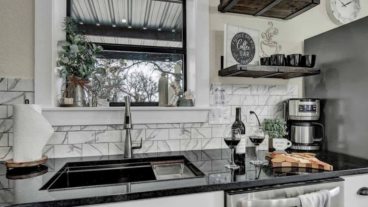 Fredericksburg House | Hill Country Hideaway With Fire Pit and Hot Tub!