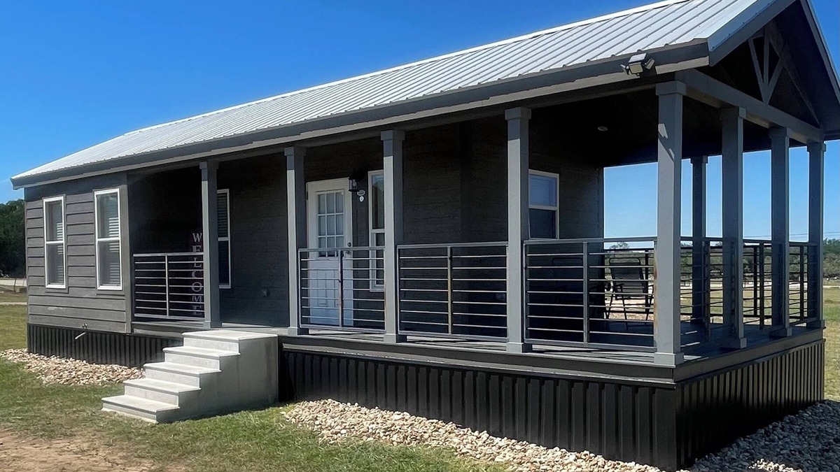 Lampasas House | Hill Country Tiny Home- Dog Friendly w/Gated Yard