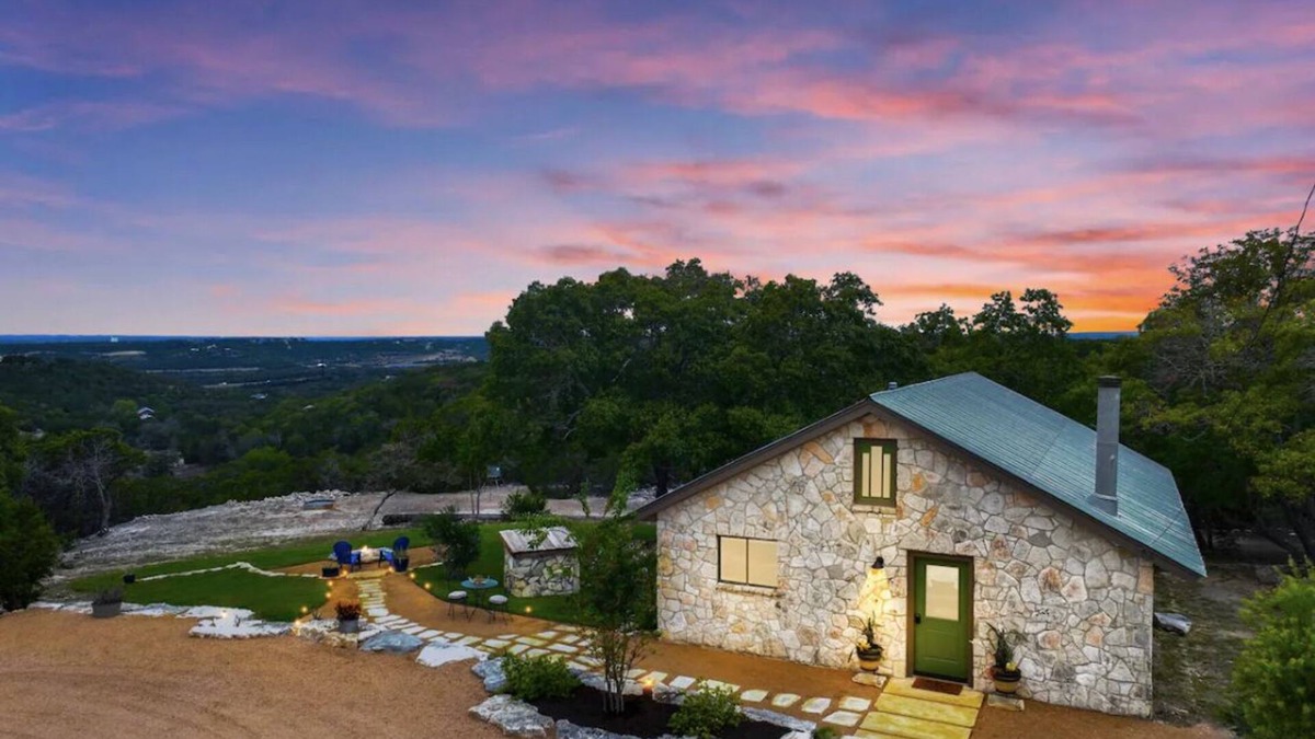 Kerrville House | Hill Country views, beautiful sunsets, private, and natural wildlife.