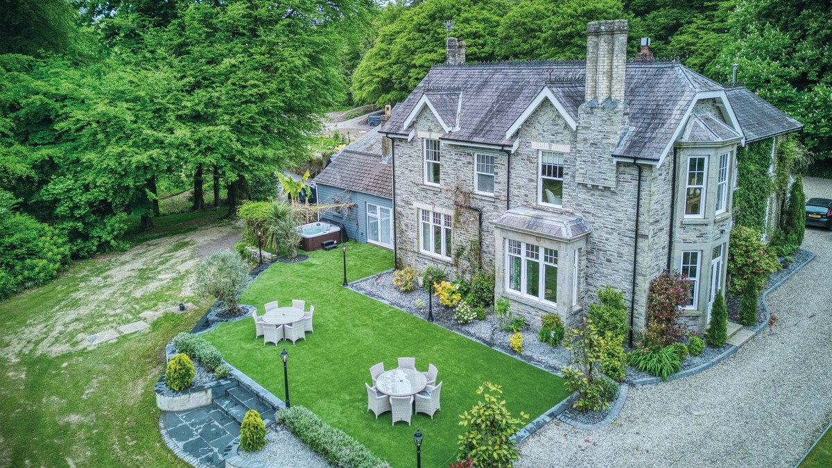 Ludchurch Cottage | Hill House Country Estate - Princes Gate