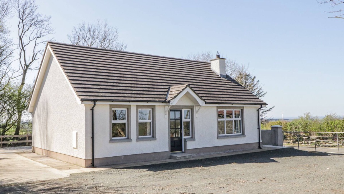 Armoy House | HILL HOUSE, country holiday cottage in Armoy, County Antrim