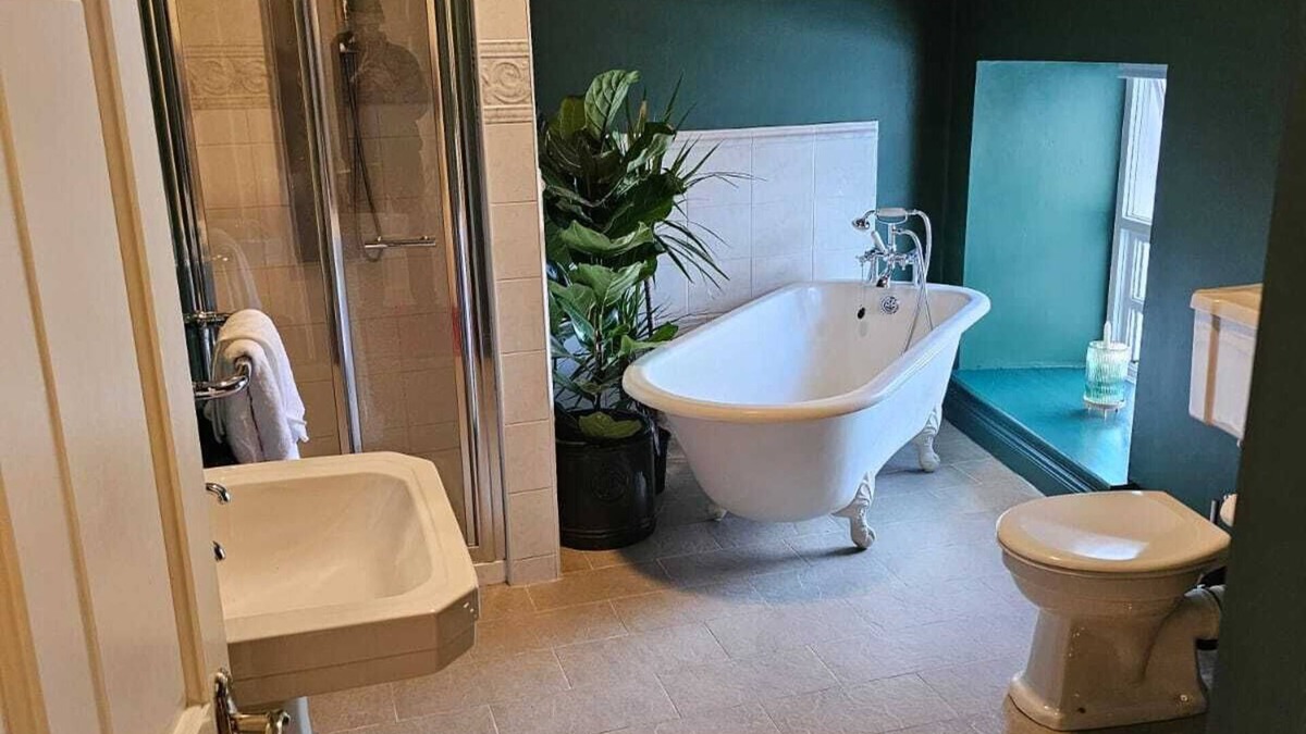 Cashel House | Hill House Lodge, overlooking the Rock of Cashel