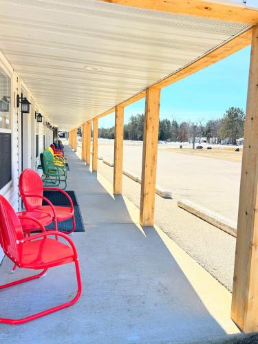 Rapid River Hotel | Hillcrest Motel