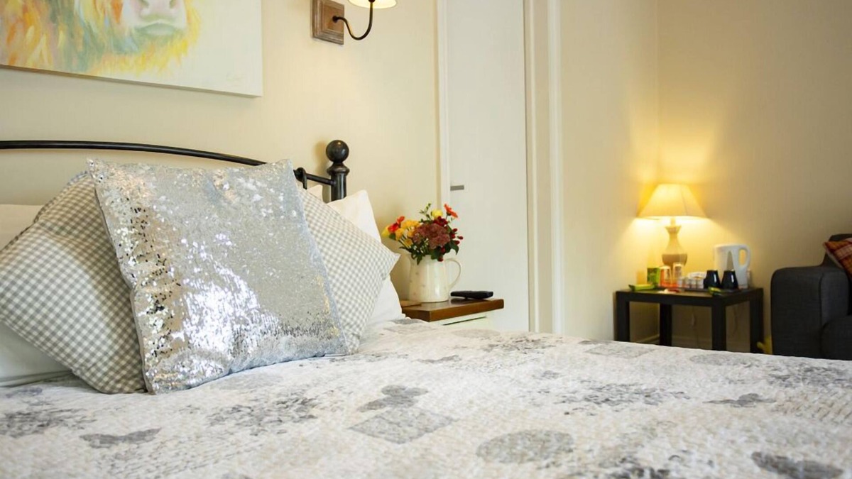 Cleeve House | Hillcroft Accommodation