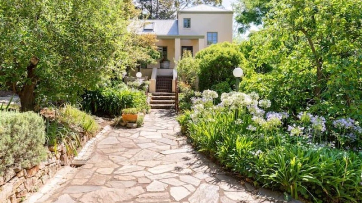 Bridgewater Villa | HILLS RETREAT - ITALIAN VILLA SET ON 2 ACRES