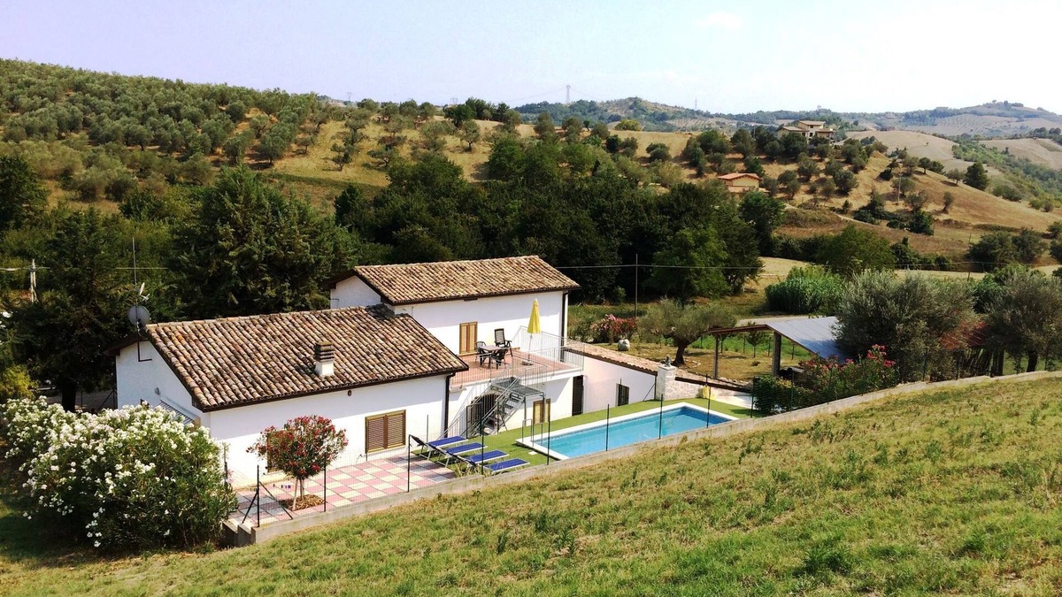 Picciano House | Hillside Escape with Pool