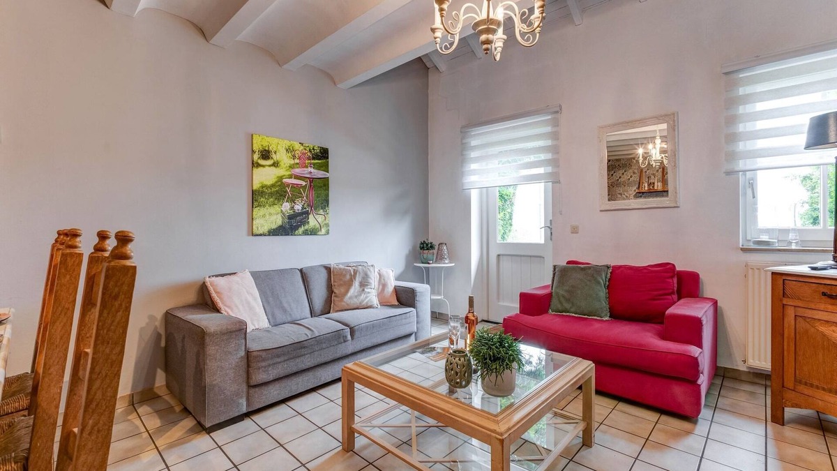 Ubachsberg Cottage | Hillside Family Retreat