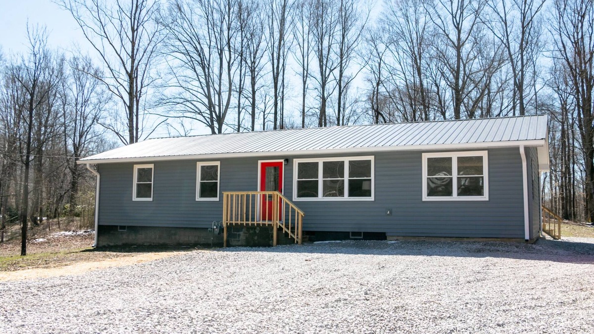 Elgin House | Hillside Hideaway