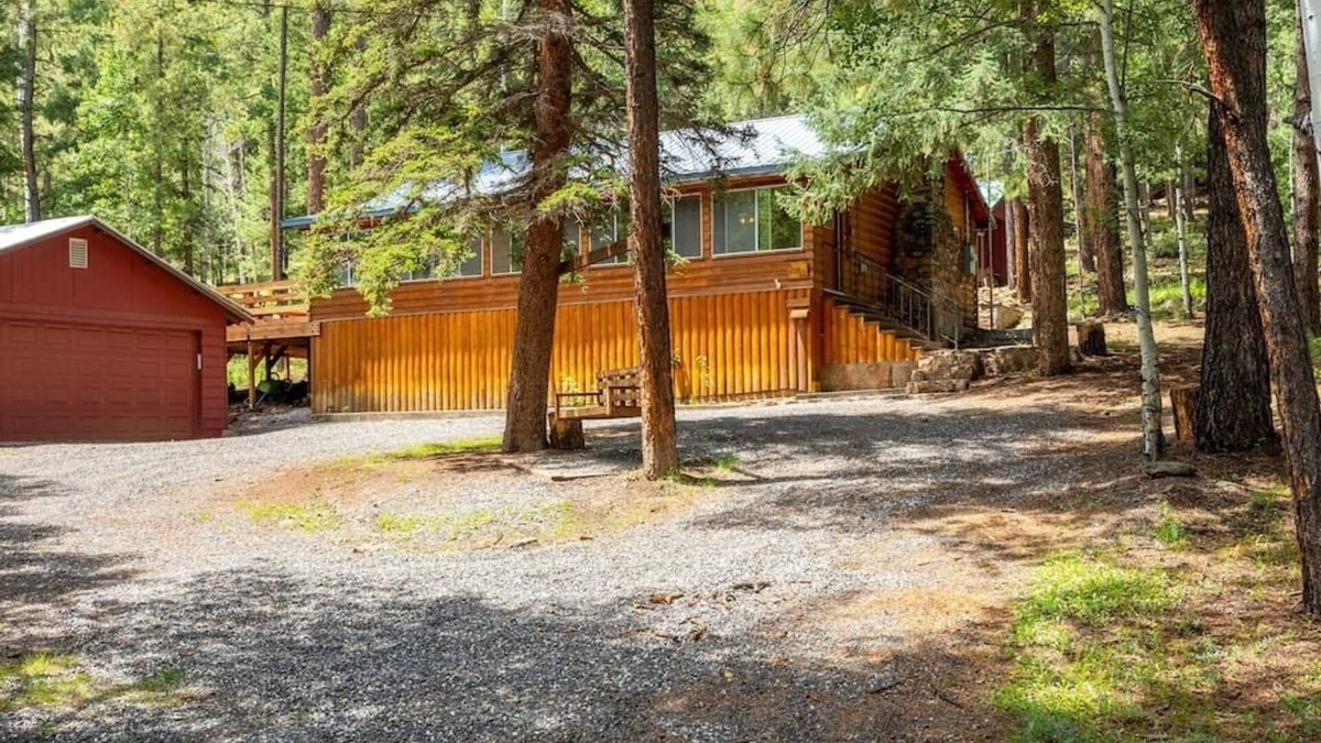Greer Cabin | Hillside Hideaway Sum
