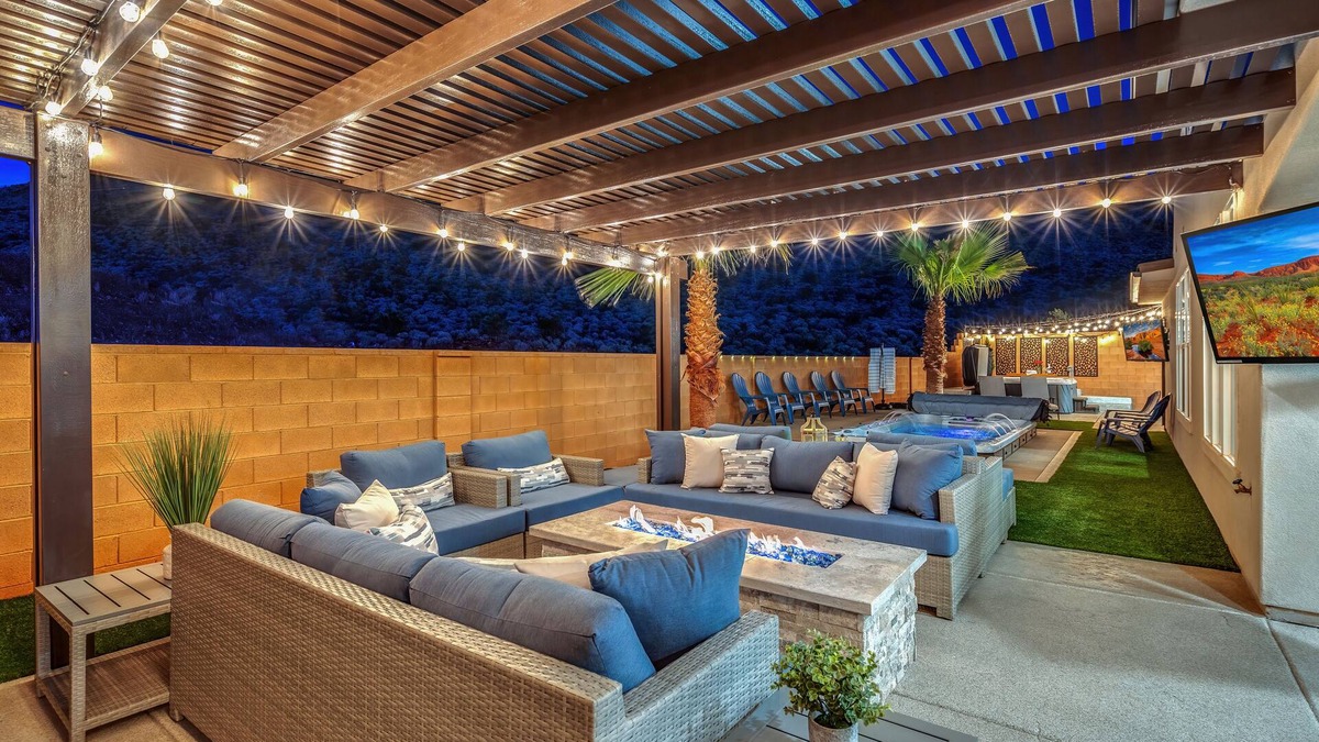 Washington House | Hillside Retreat | Private Swim Spa & Hot Tub, Game Room & SLP 20