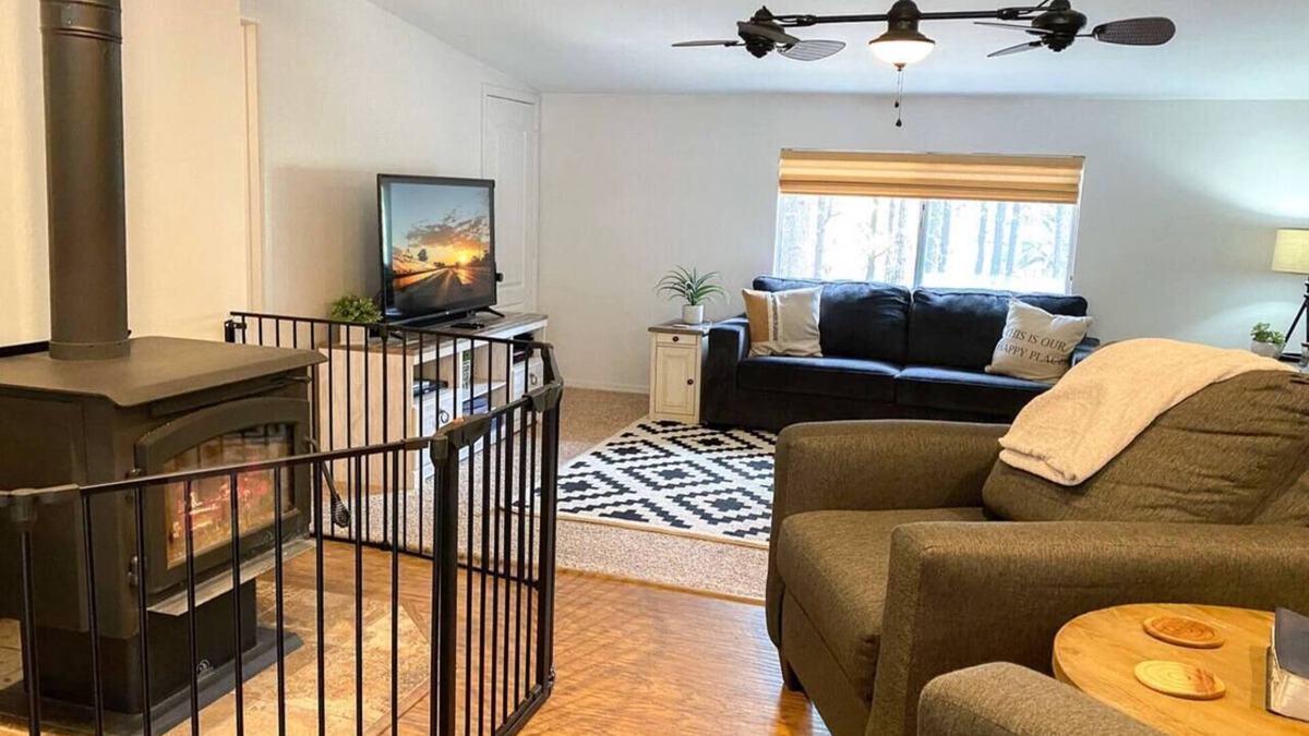 Zane Grey Cabin | Hilltop Haven | Family-friendly, RV hookups