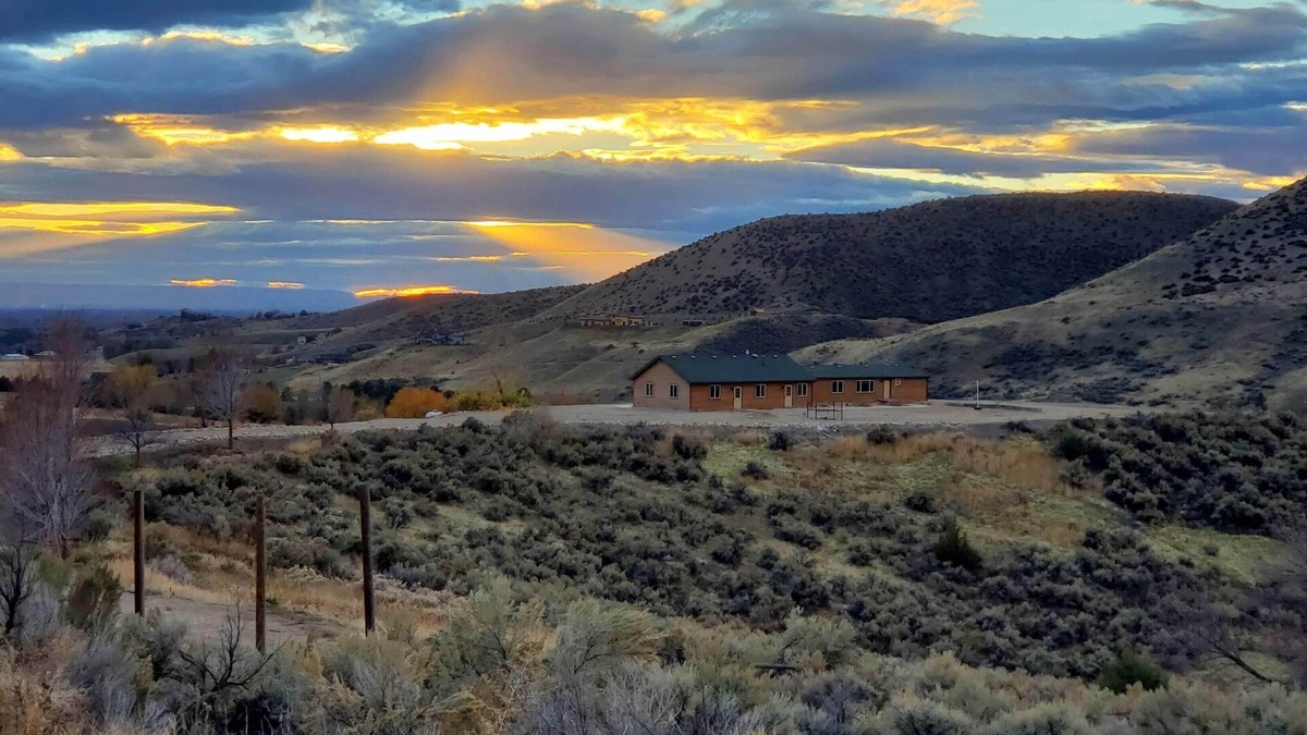 Garden City House | Hilltop Hideaway /10 acres - Family Friendly, Ski, Golf, Views. Fun starts here.