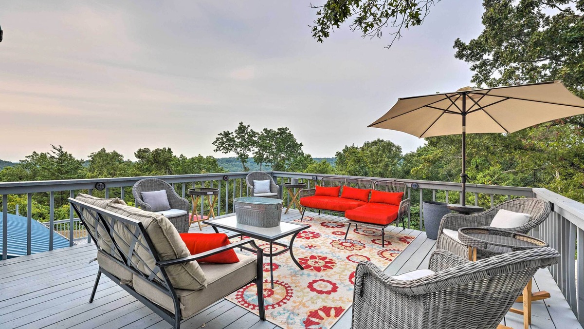 Branson House | 'Hilltop Hideaway' Branson Home w/Trampoline!