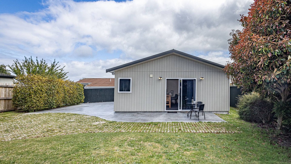 Hilltop House | Hilltop Hideaway - Taupo Holiday Home