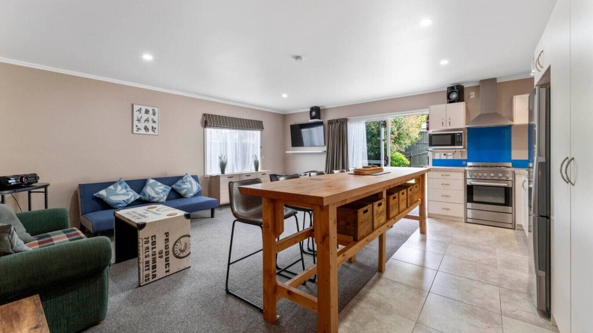 Taupo House | Hilltop Hideaway Taupo