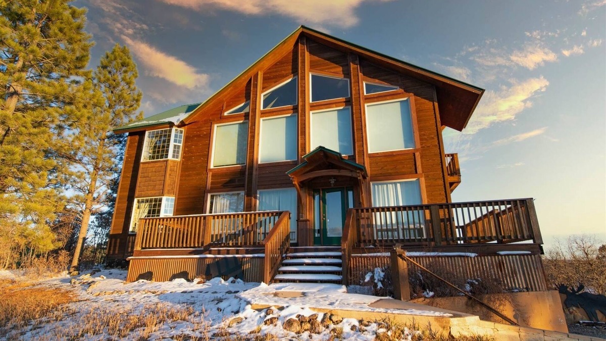 Pagosa Springs House | Hilltop home with mountain views close to amenities and national forest.