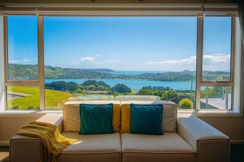 Aotea House | Hilltop Ocean Hideaway - Aotea Wellington