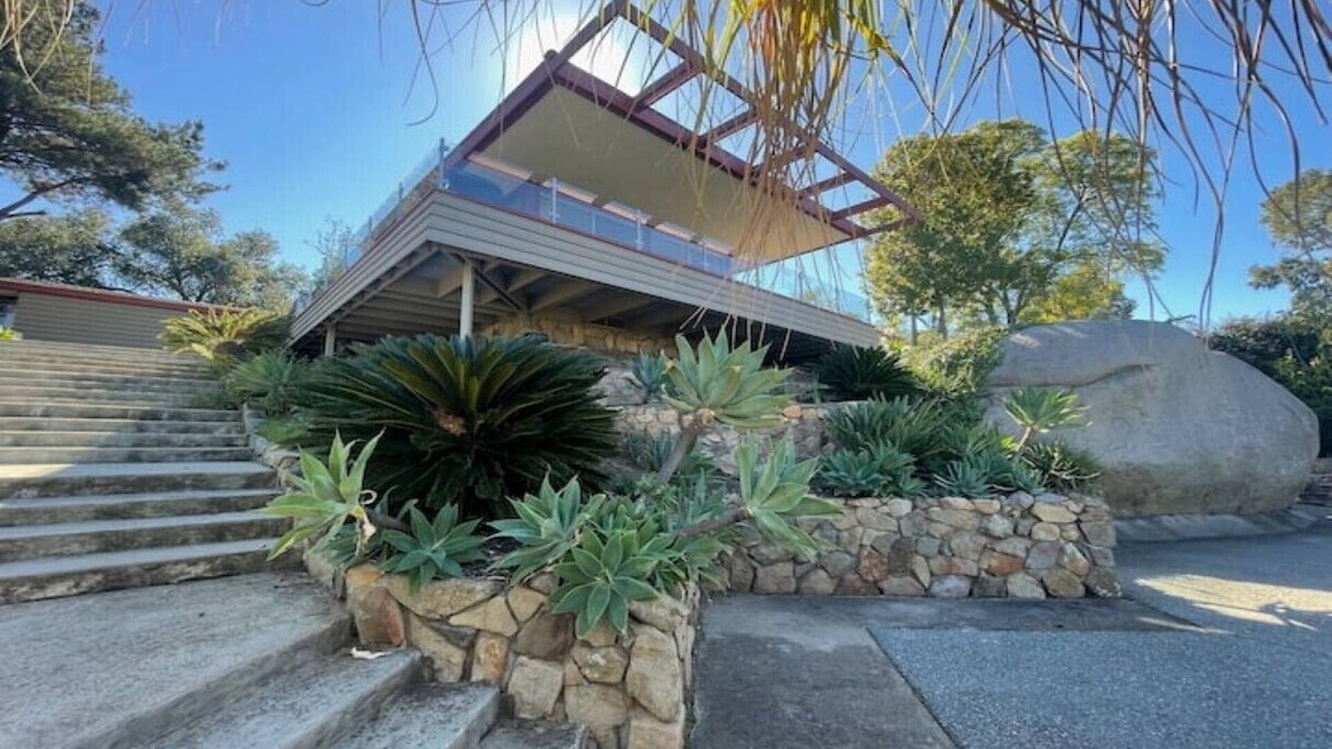 North Ridge Villa | Hilltop Retreat - MAIN HOUSE, 40-acres, Open Views
