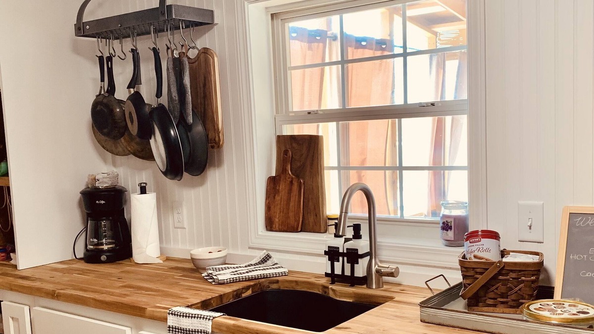 Easley Cottage | Hilltop River Cottage - ALL NEW KITCHEN