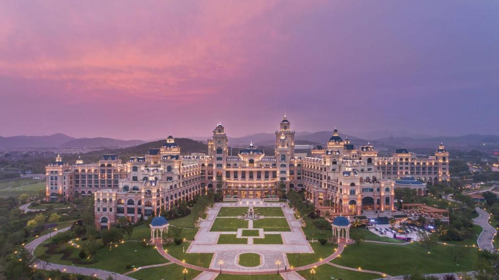 Jinzhou District Resort | Hilton Dalian Golden Pebble Beach Resort