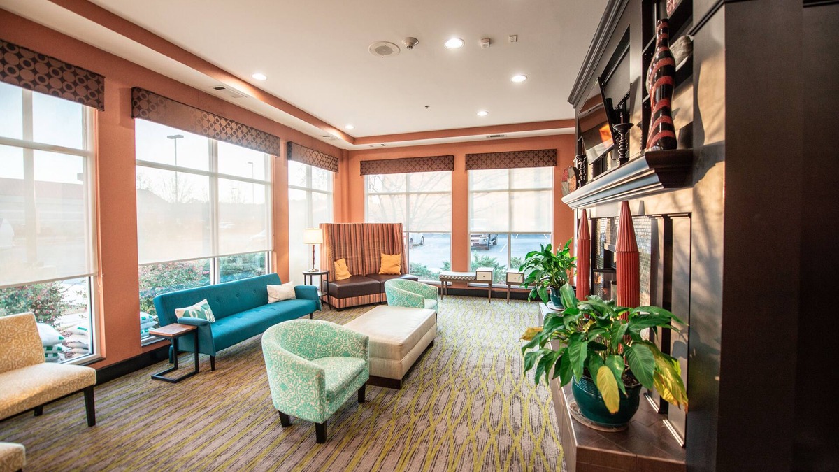 New Castle Hotel | Hilton Garden Inn Birmingham/Trussville