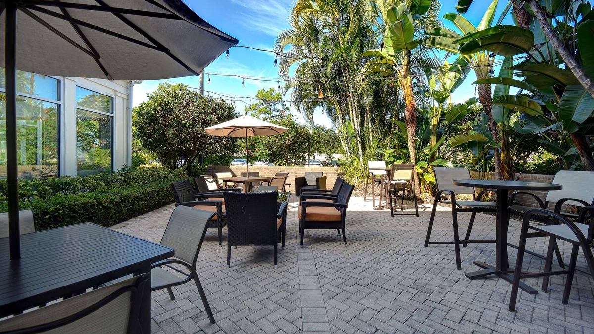 Villas Hotel | Hilton Garden Inn Ft Myers