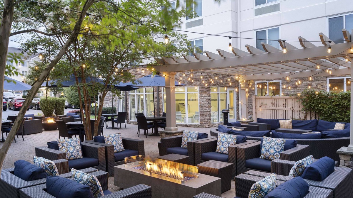 Plainview Hotel | Hilton Garden Inn Melville