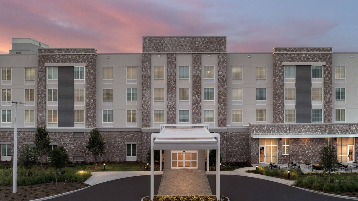 Seville Historic District Hotel | Hilton Garden Inn Pensacola Downtown