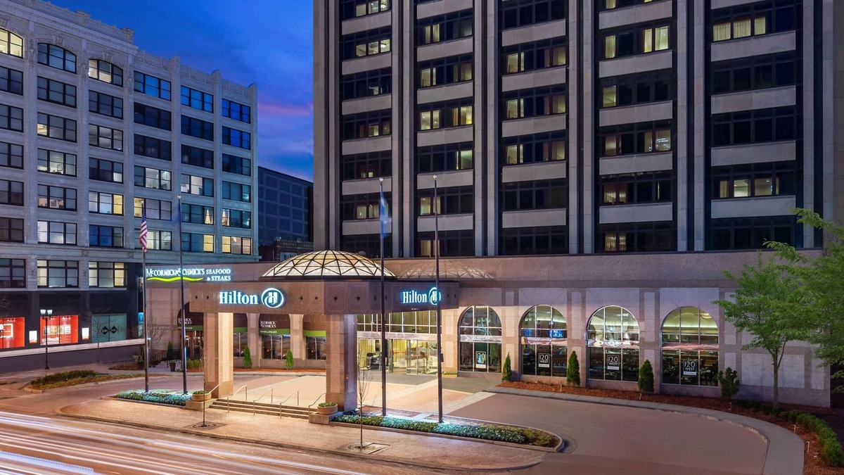 Mile Square Hotel | Hilton Indianapolis Hotel & Suites