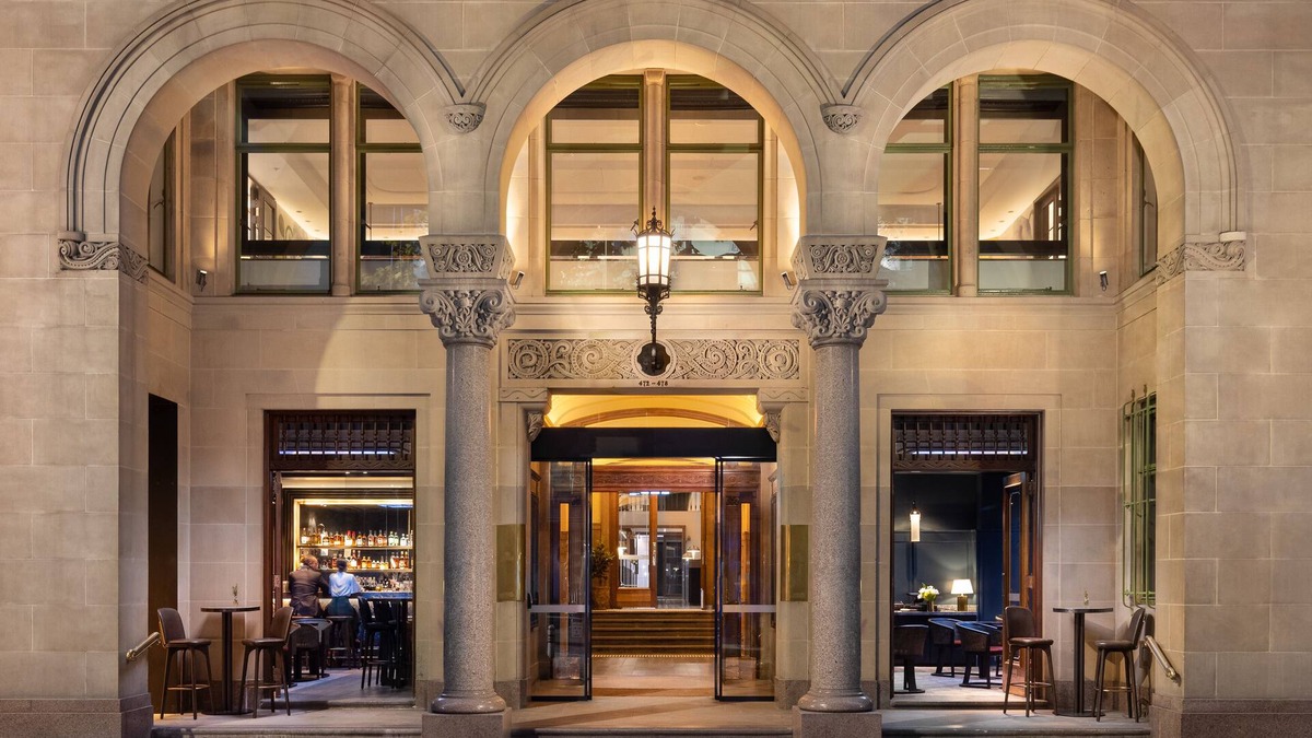 Melbourne Central Business District Hotel | Hilton Melbourne Little Queen Street